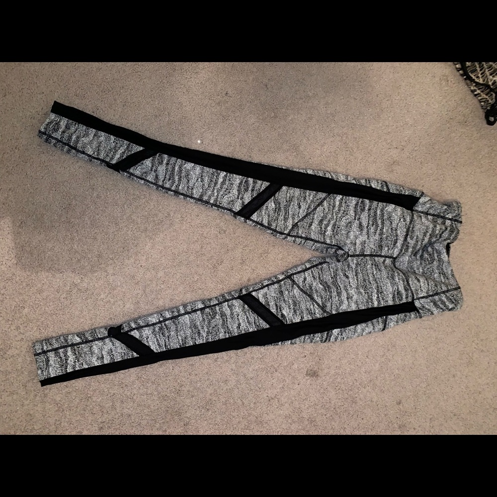 black and white leggings